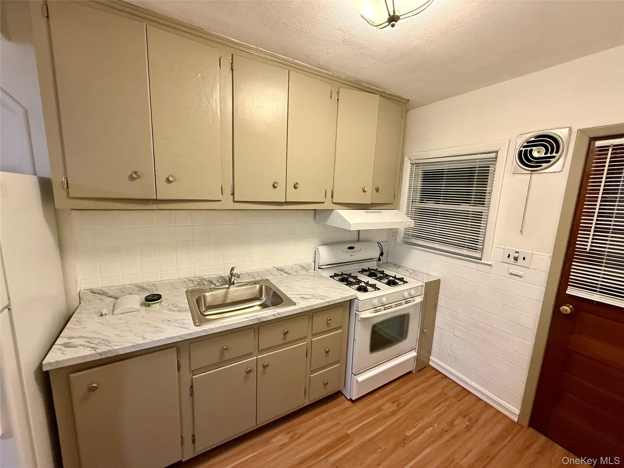 #13 photo, 29 Smith Street, Deer Park , NY 11729