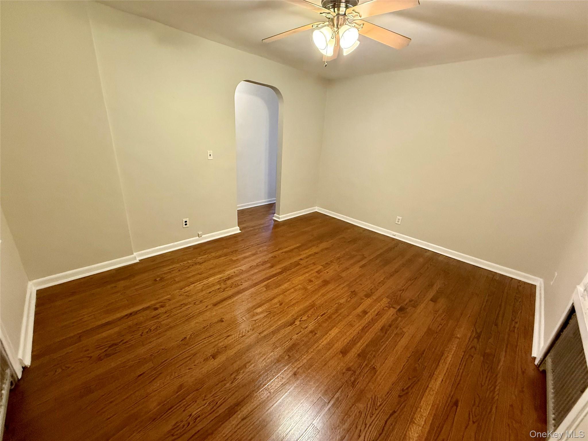 #5 photo, 29 Smith Street, Deer Park , NY 11729