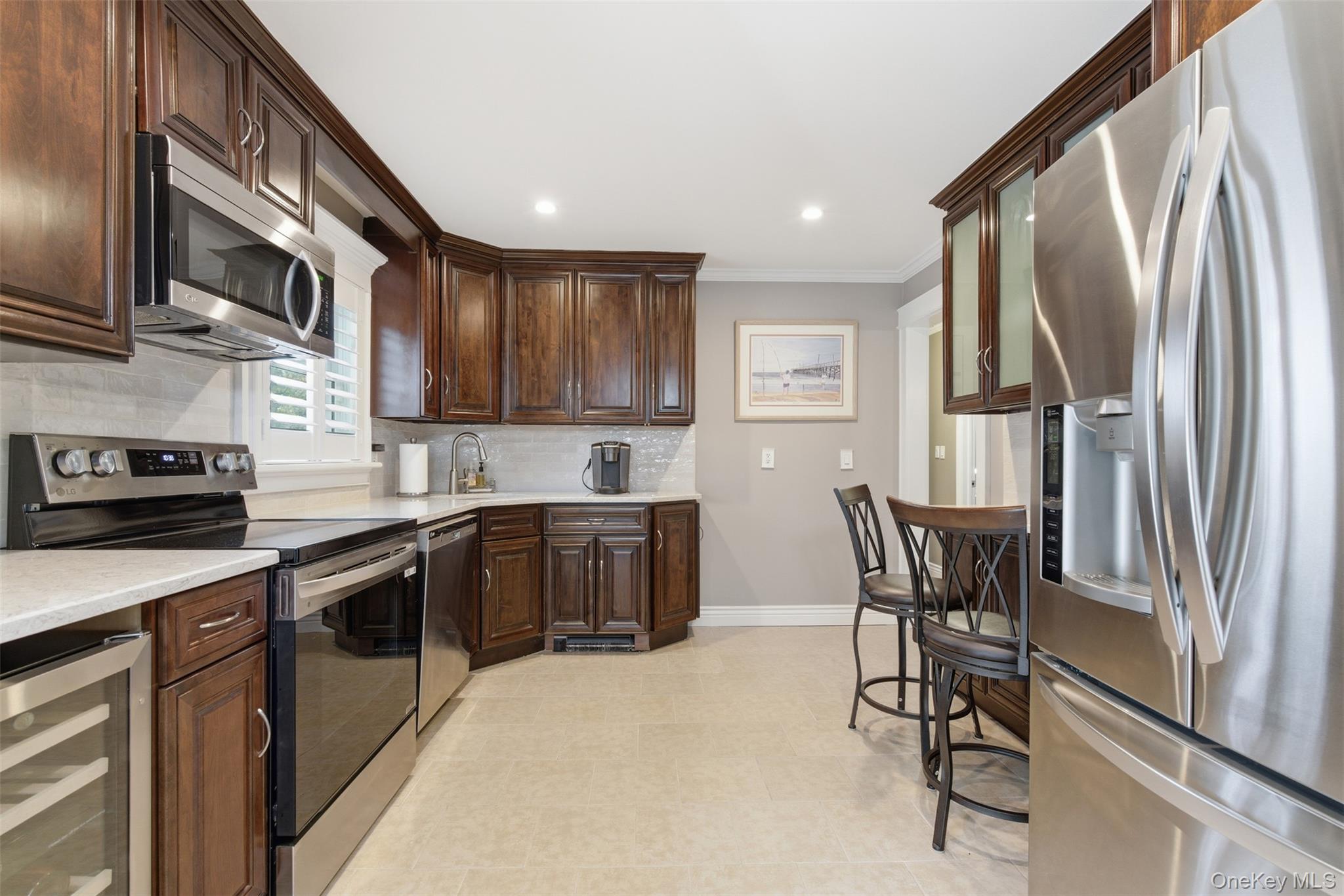 #10 photo, 277 5th Avenue, Saint James , NY 11780