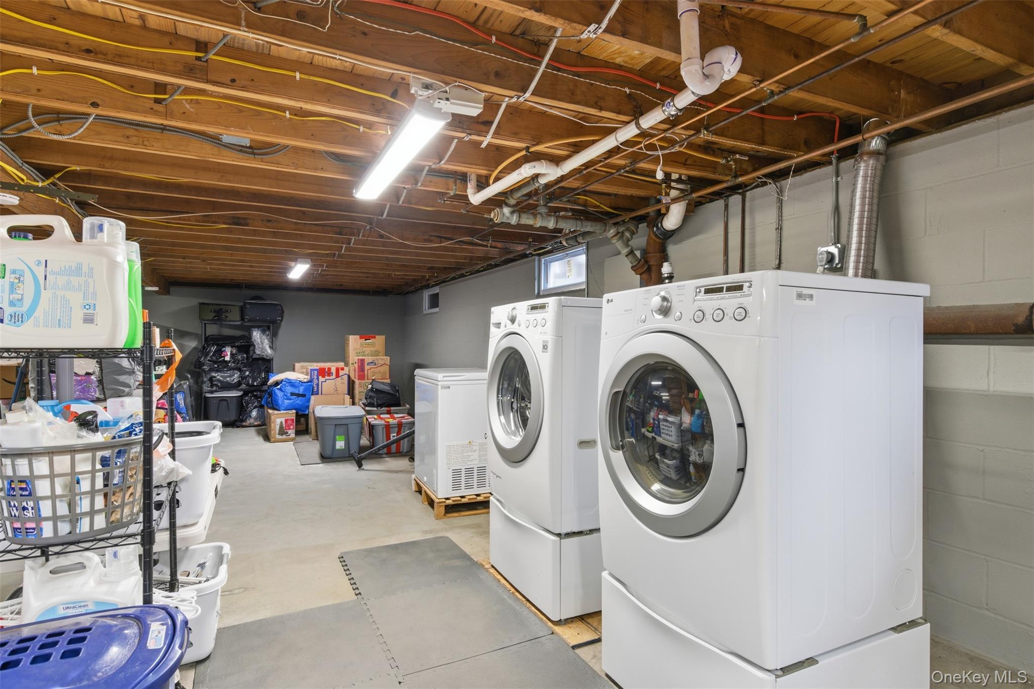 #19 photo, 277 5th Avenue, Saint James , NY 11780