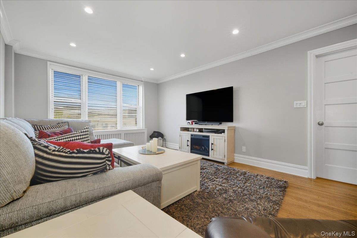 #8 photo, 55 Lenox Road, Rockville Centre , NY 11570