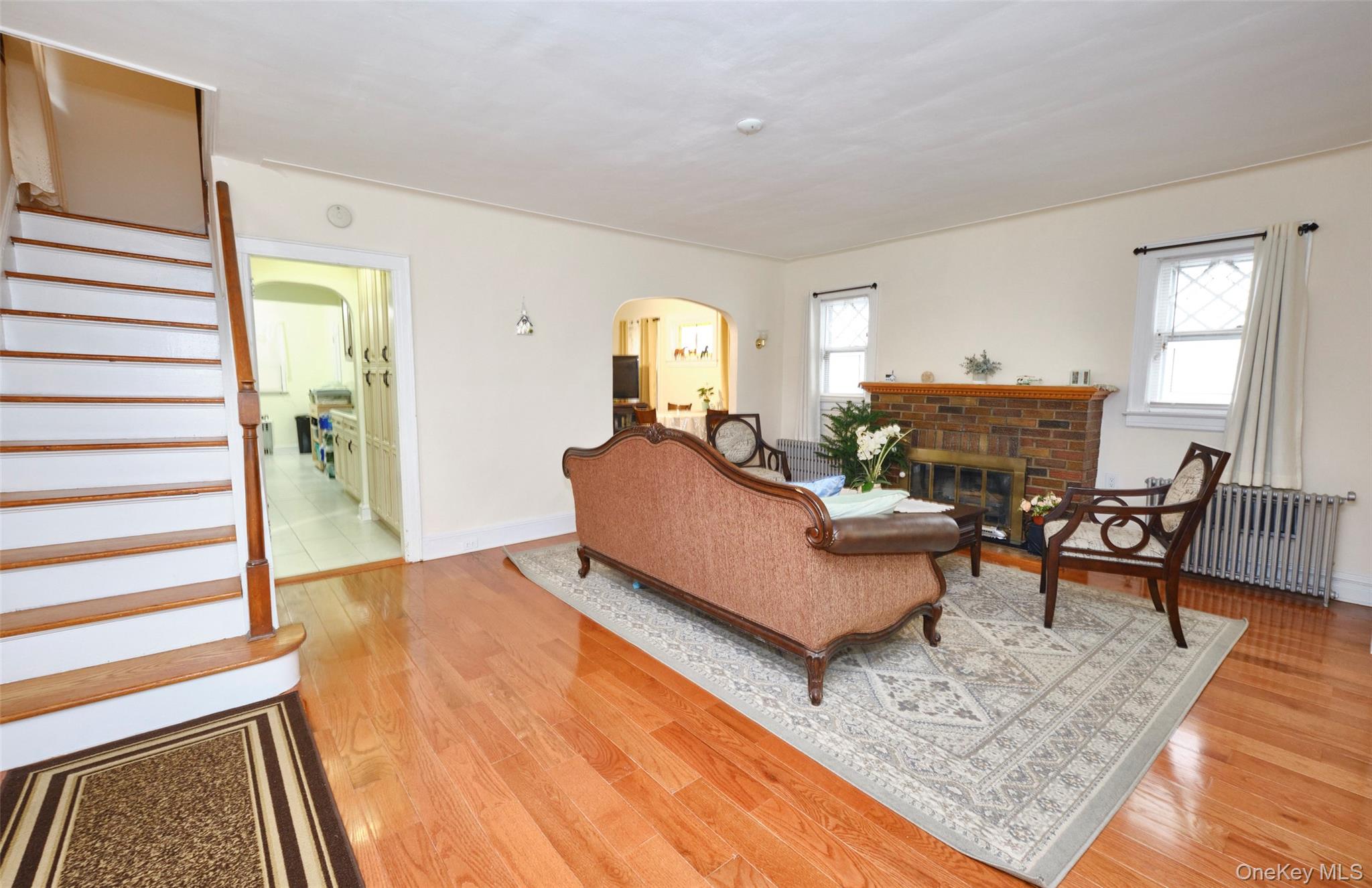 #6 photo, 109-15 200th Street, Saint Albans , NY 11412