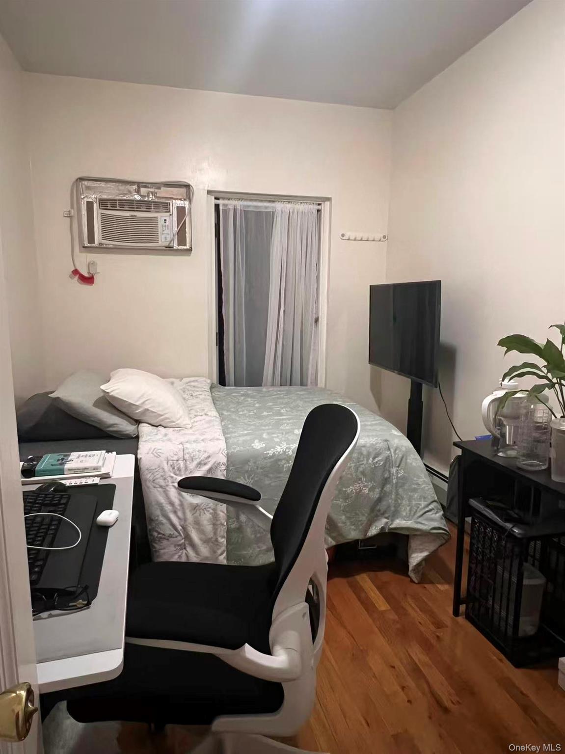 #6 photo, 87-86 52nd Avenue, Elmhurst , NY 11373