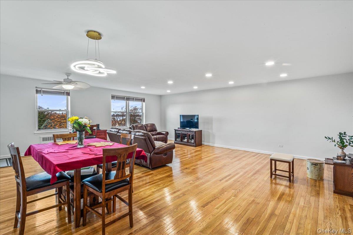 #5 photo, 16201 Powells Cove Boulevard, Beechhurst , NY 11357