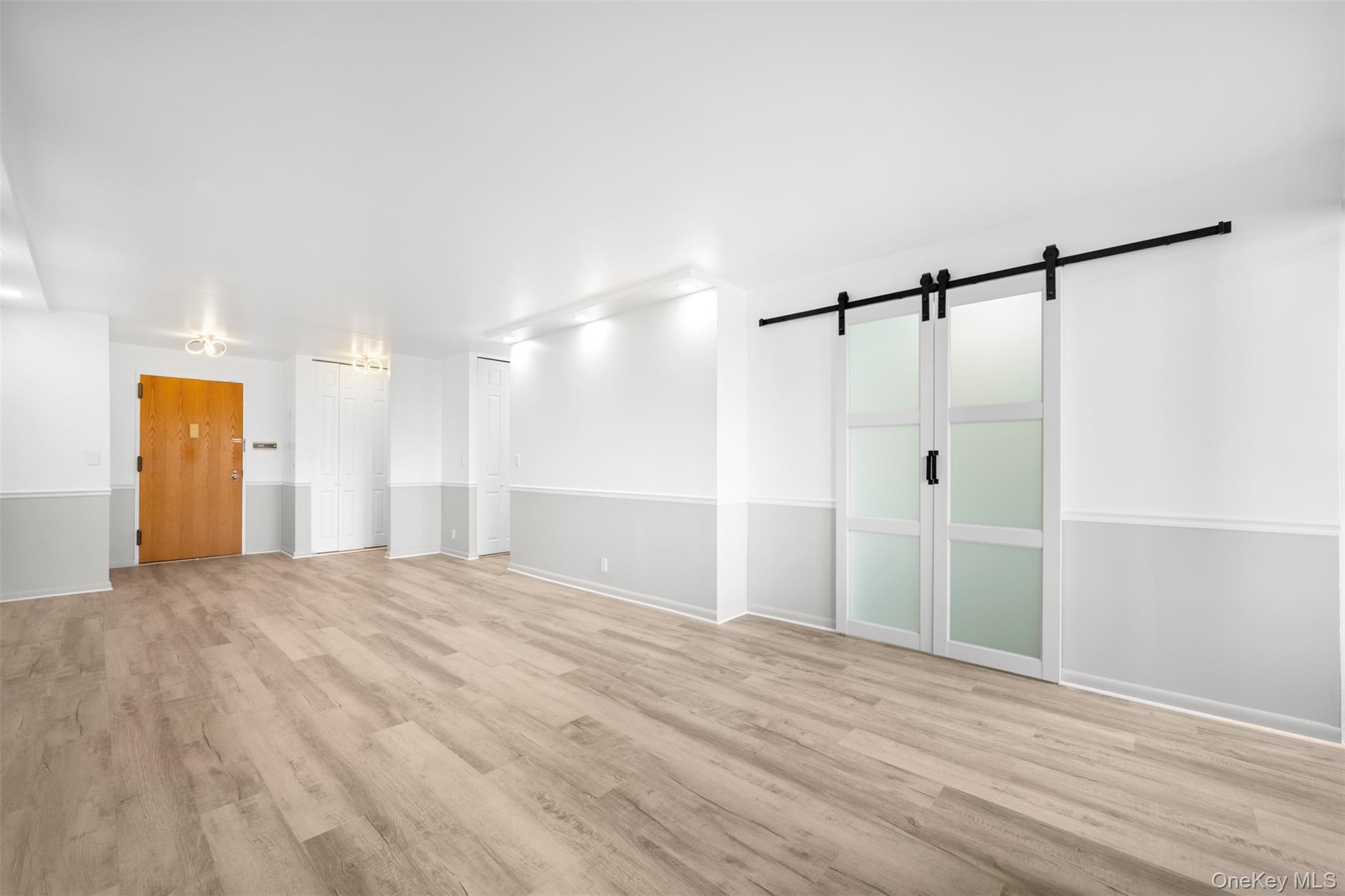 #10 photo, 141 Great Neck Road, Great Neck , NY 11021