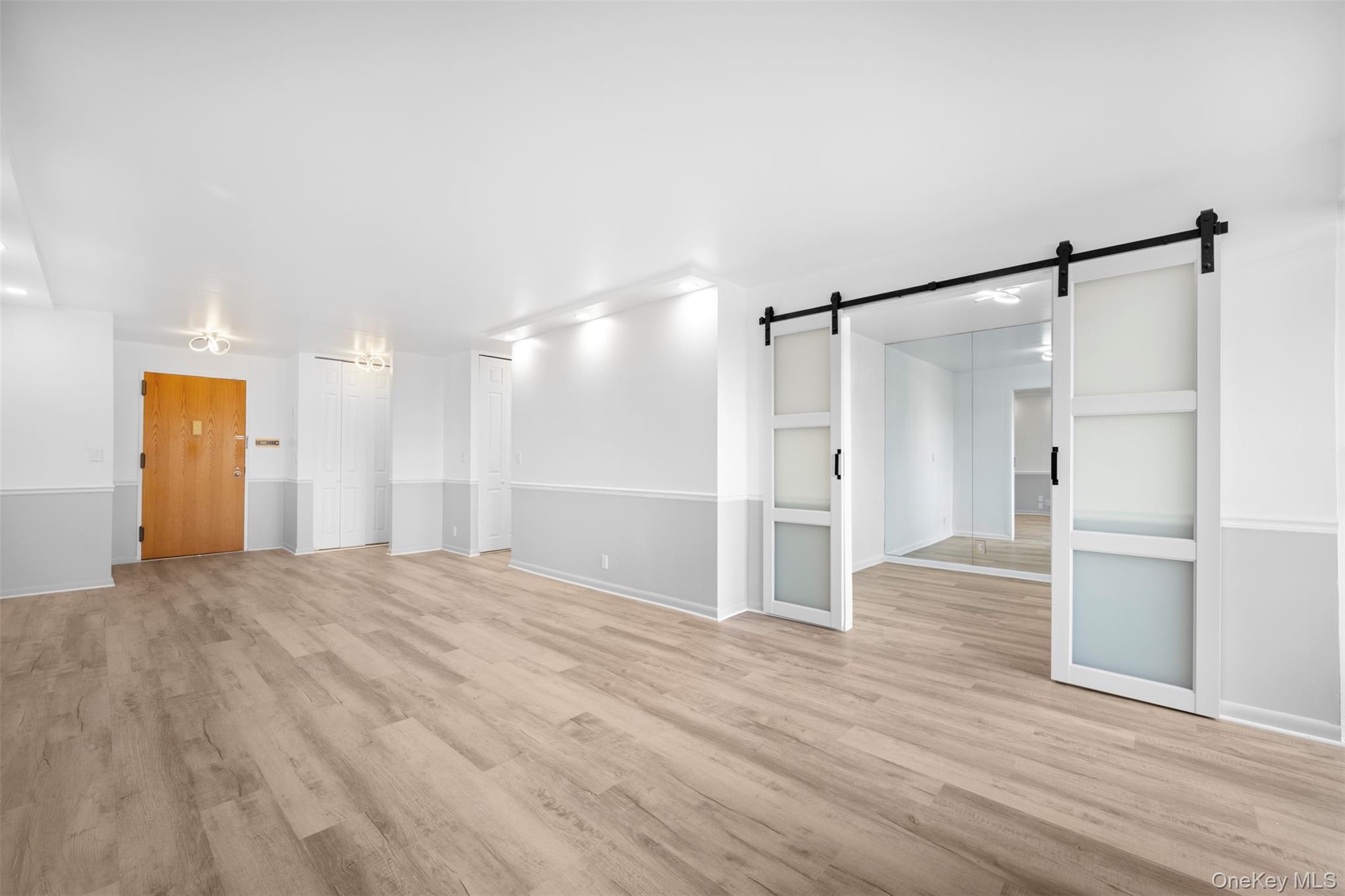 #11 photo, 141 Great Neck Road, Great Neck , NY 11021