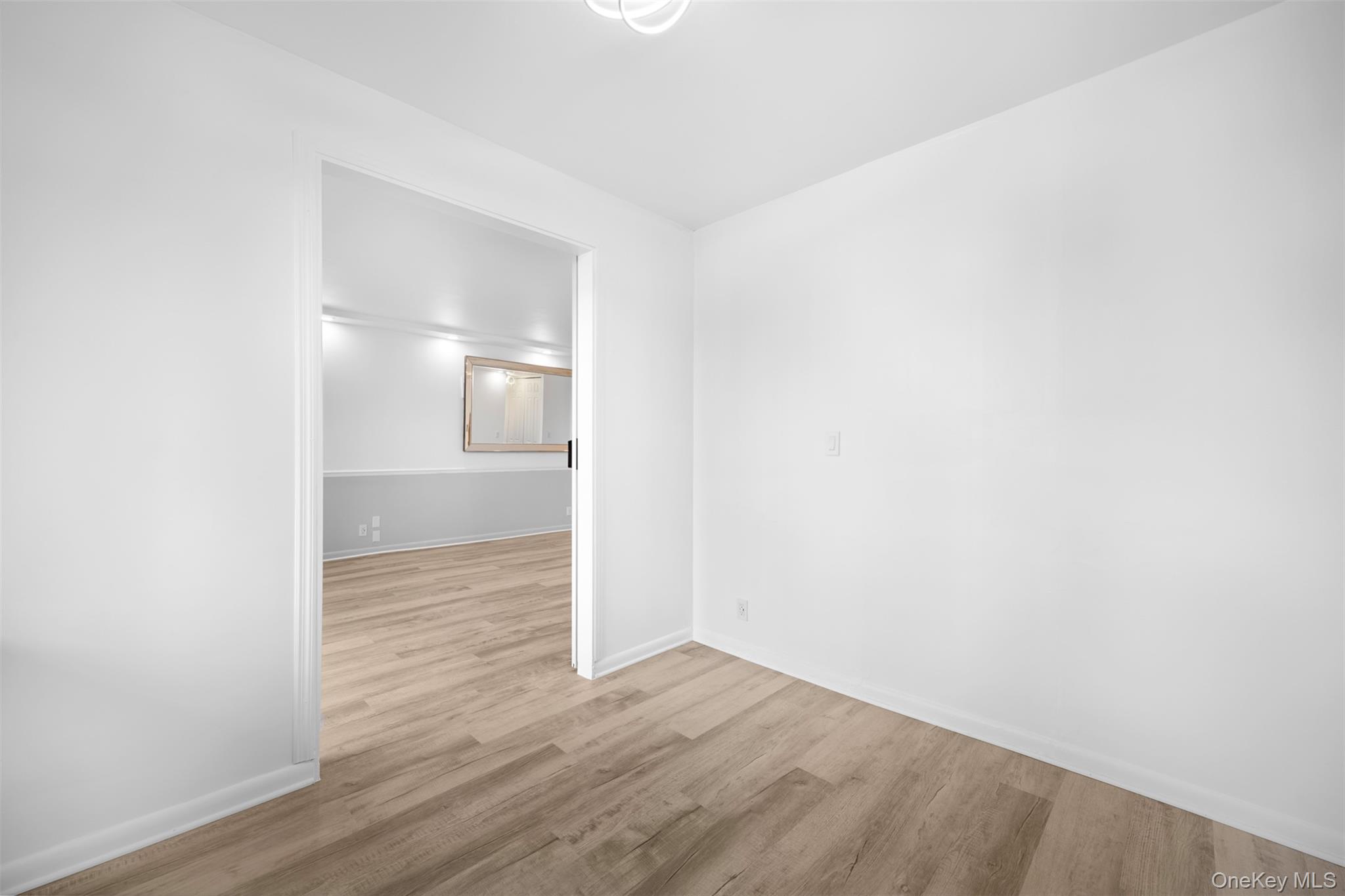 #15 photo, 141 Great Neck Road, Great Neck , NY 11021