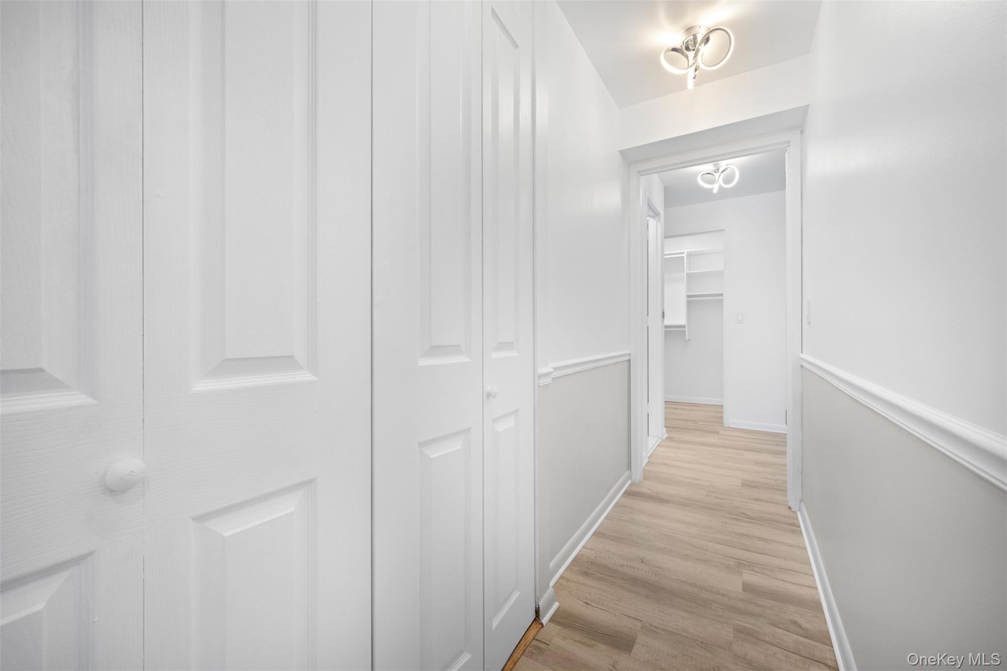 #20 photo, 141 Great Neck Road, Great Neck , NY 11021