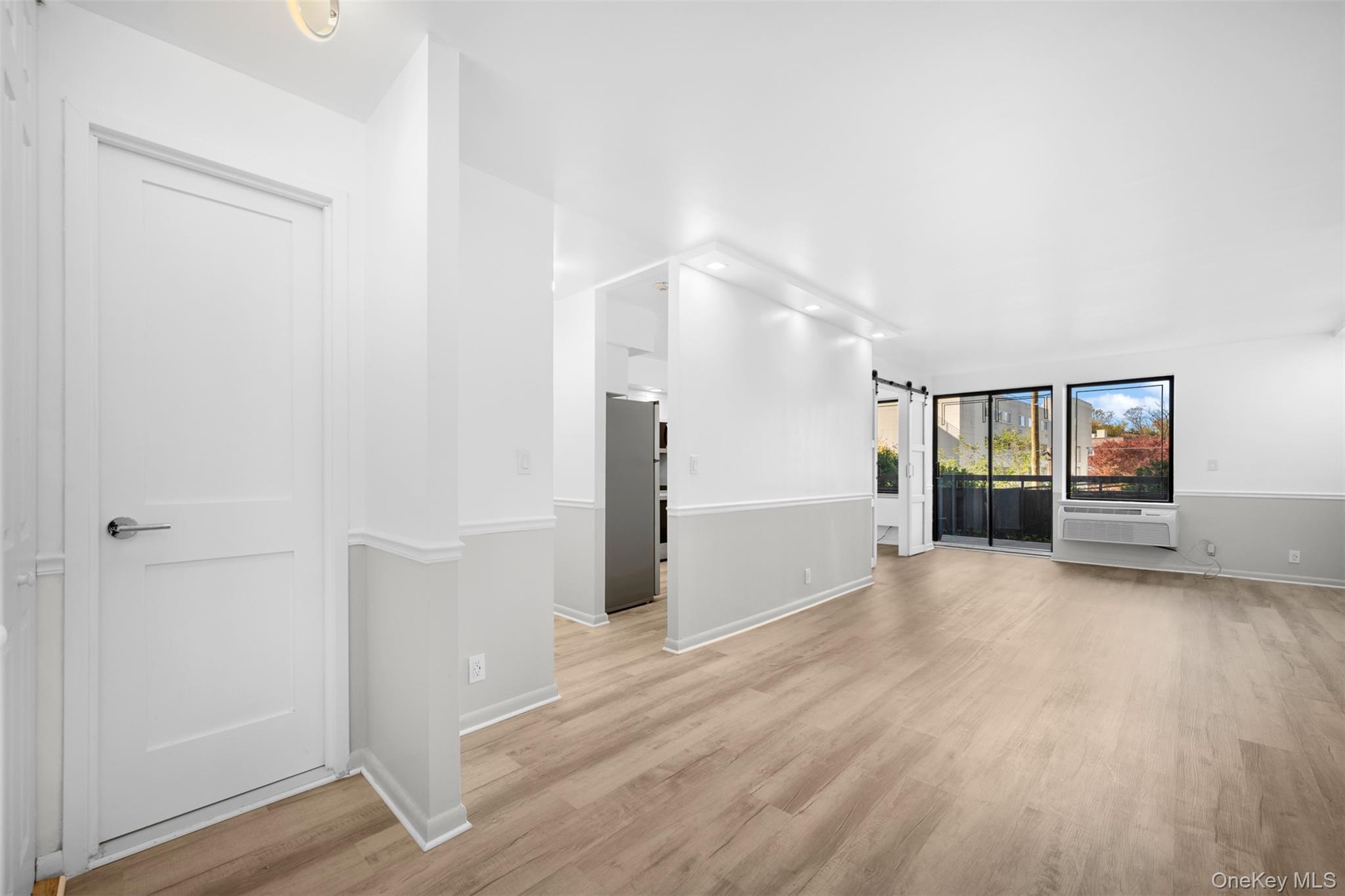 #6 photo, 141 Great Neck Road, Great Neck , NY 11021