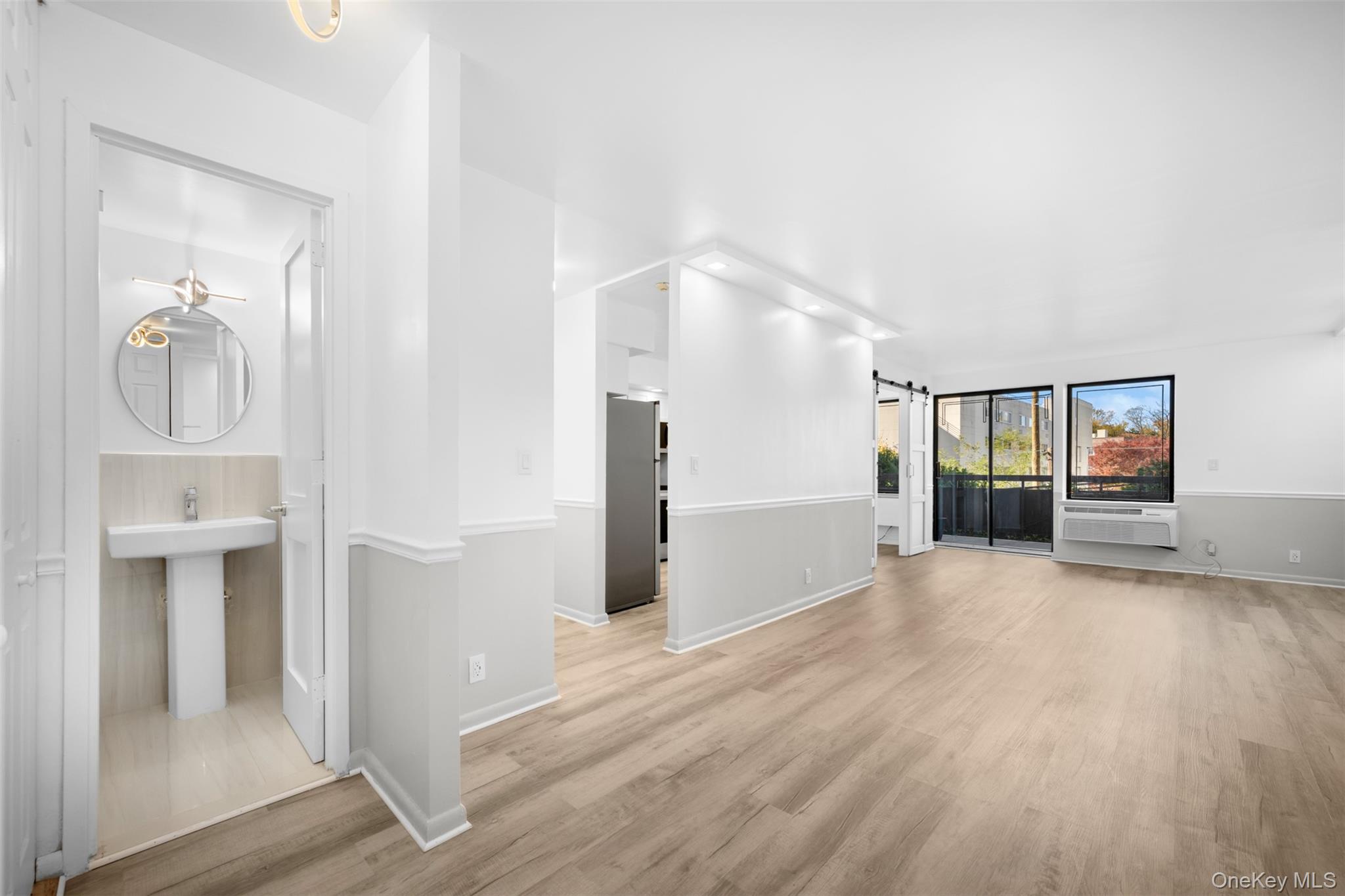 #7 photo, 141 Great Neck Road, Great Neck , NY 11021