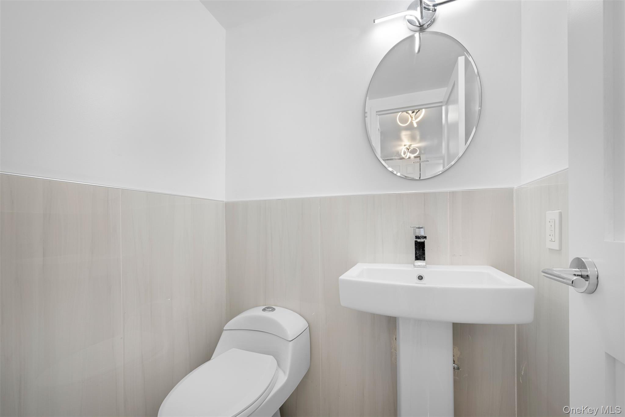 #8 photo, 141 Great Neck Road, Great Neck , NY 11021