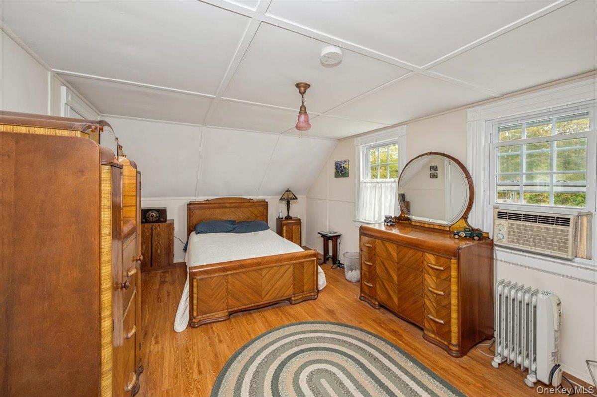 #18 photo, 811 Locust Avenue, Bohemia , NY 11716