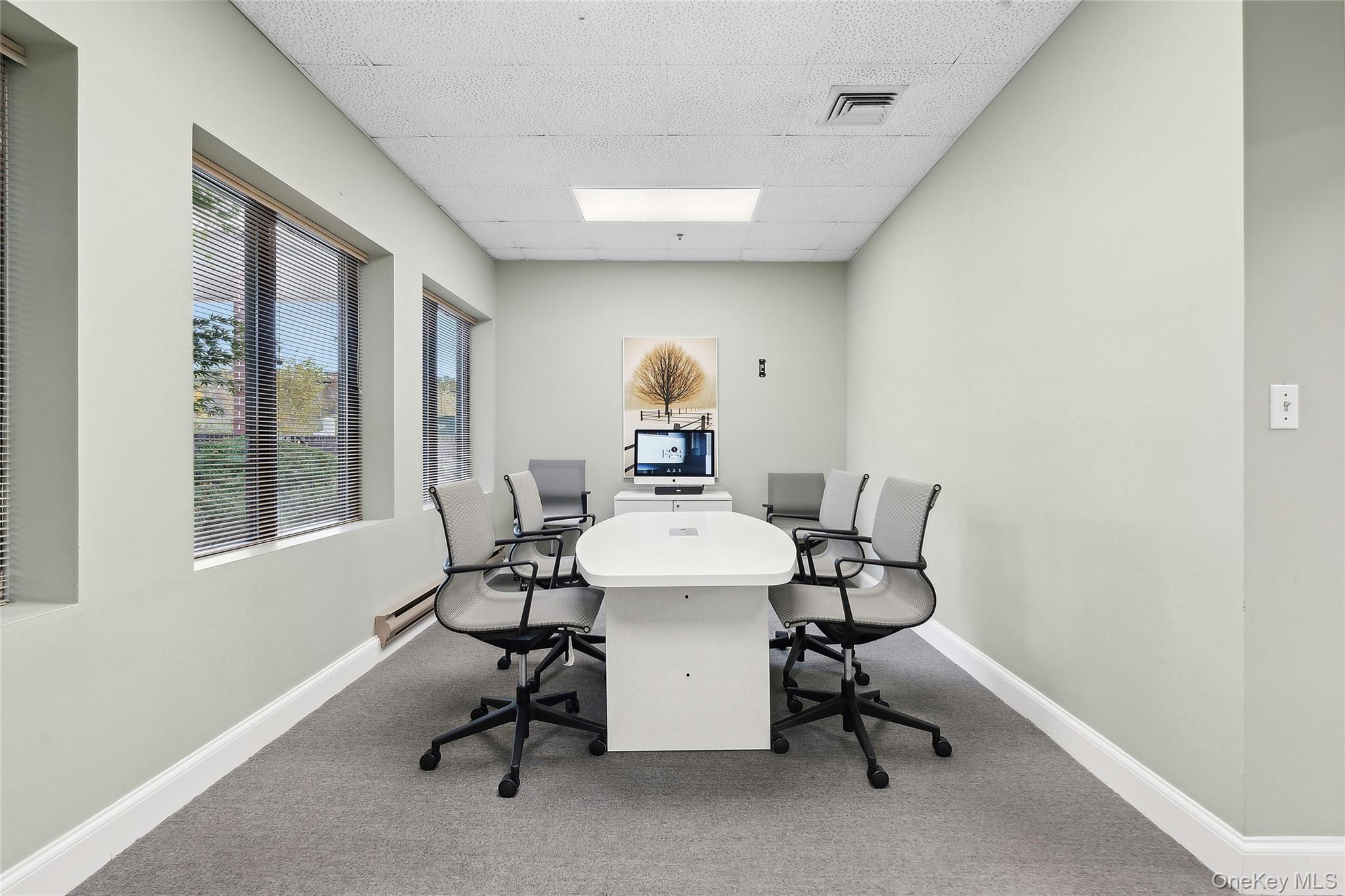 #3 photo, 180 Old Country Road, Riverhead , NY 11901