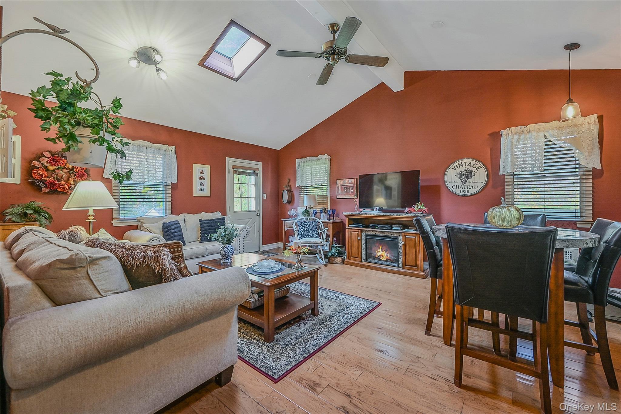 #15 photo, 17 Washington Heights Street, Selden , NY 11784