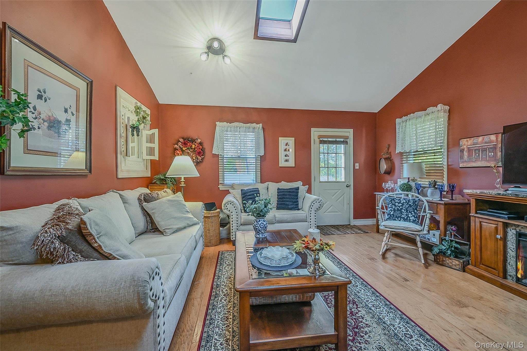 #16 photo, 17 Washington Heights Street, Selden , NY 11784