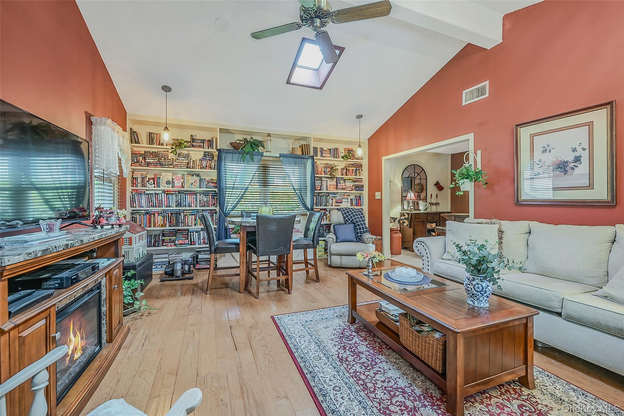 #17 photo, 17 Washington Heights Street, Selden , NY 11784