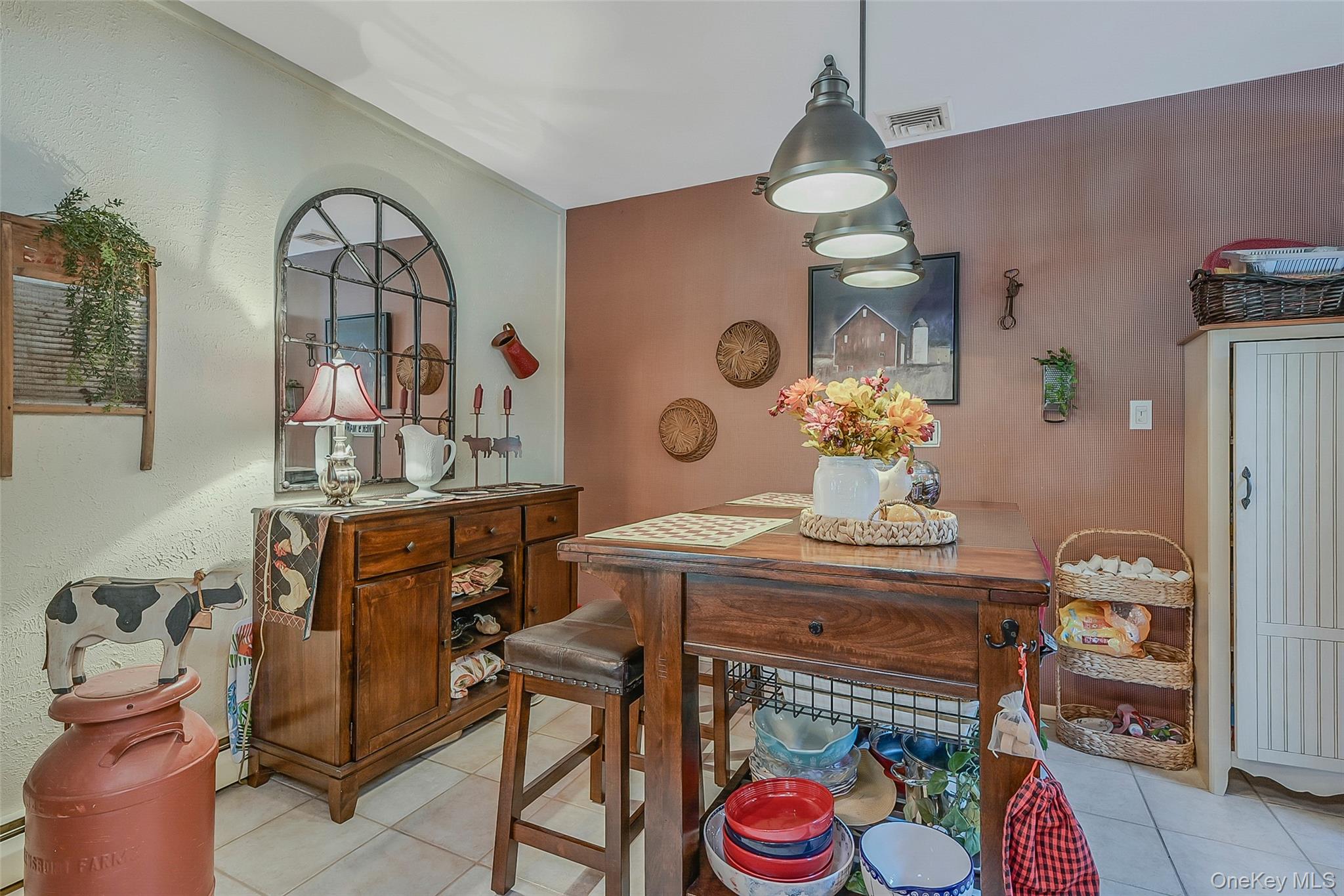 #19 photo, 17 Washington Heights Street, Selden , NY 11784