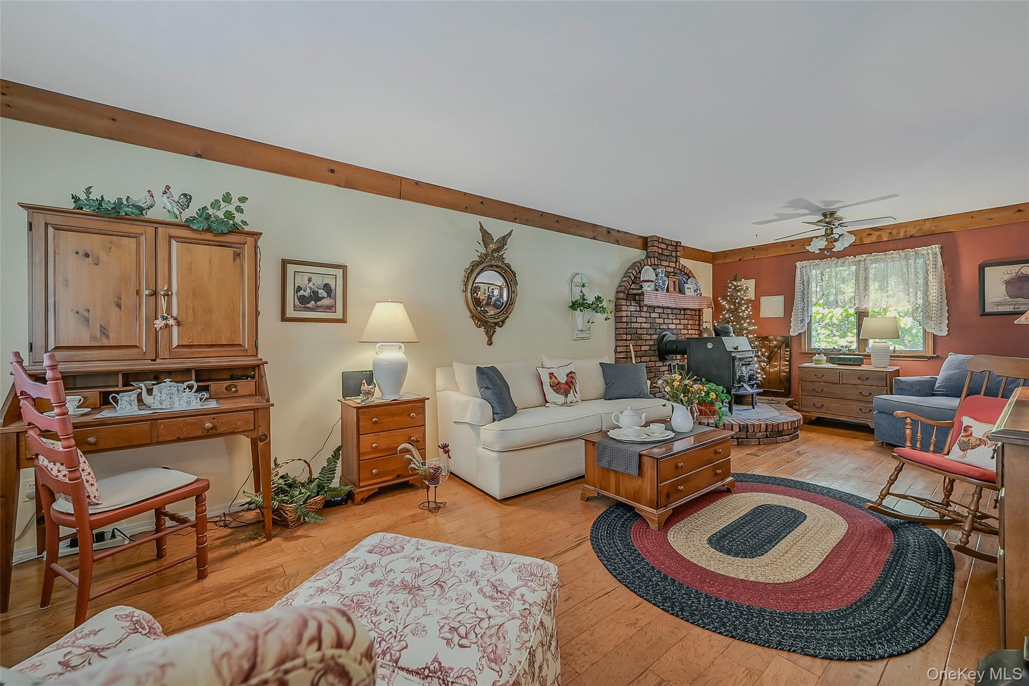 #4 photo, 17 Washington Heights Street, Selden , NY 11784