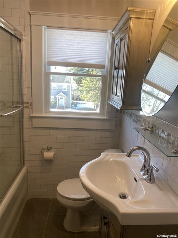 #9 photo, 2 William Street, Glen Head , NY 11545