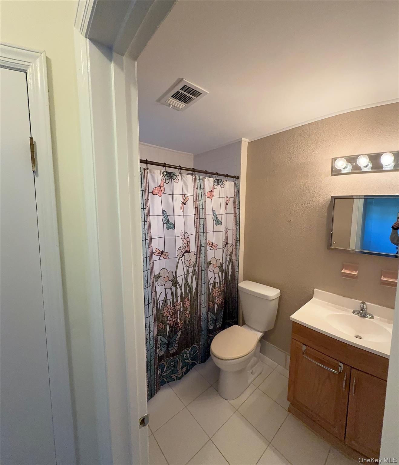 #6 photo, 13 Essex Lane, Suffern , NY 10901