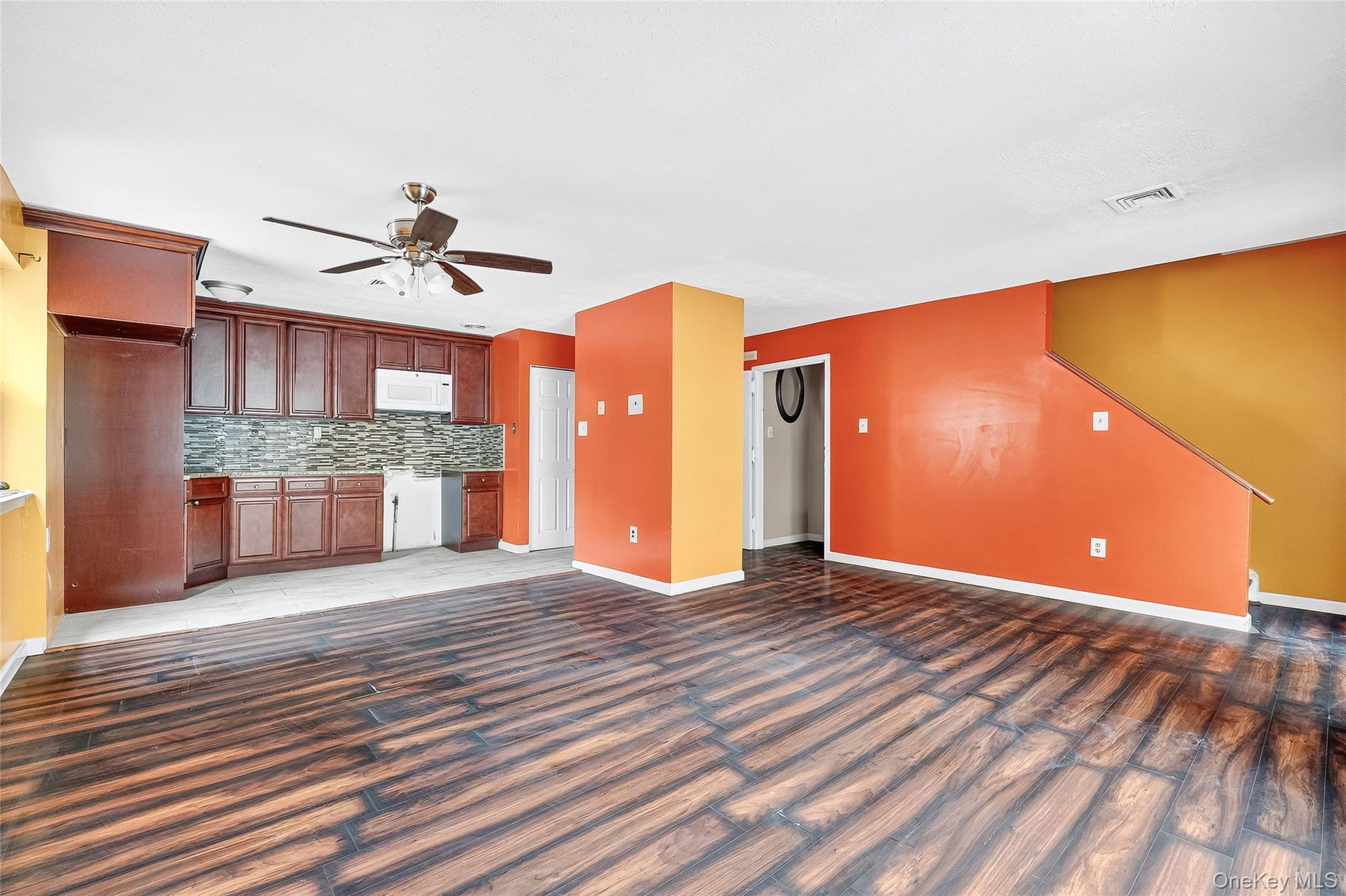 #13 photo, 898 Union Avenue, Bronx , NY 10459