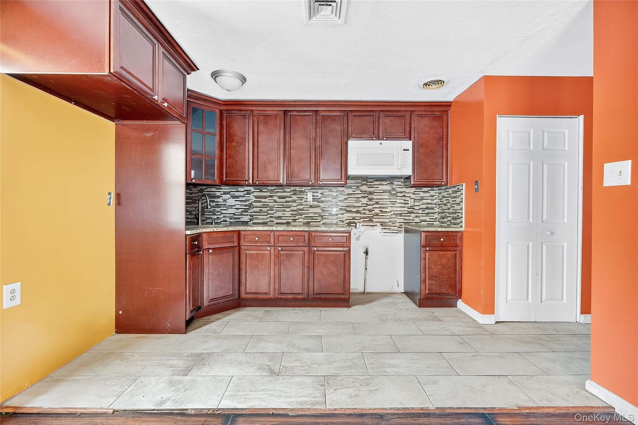 #20 photo, 898 Union Avenue, Bronx , NY 10459