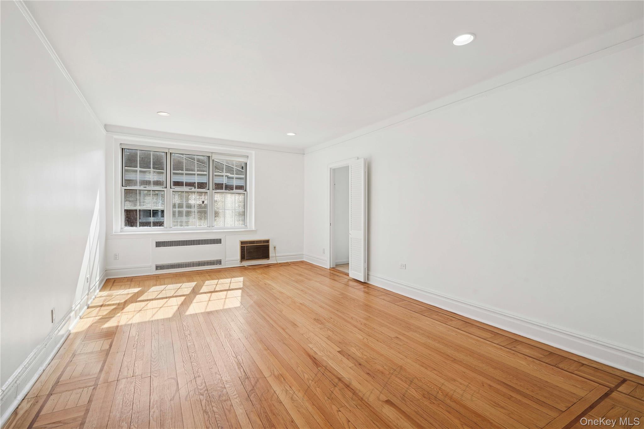 #3 photo, 1 Meadow, Woodmere , NY 11598