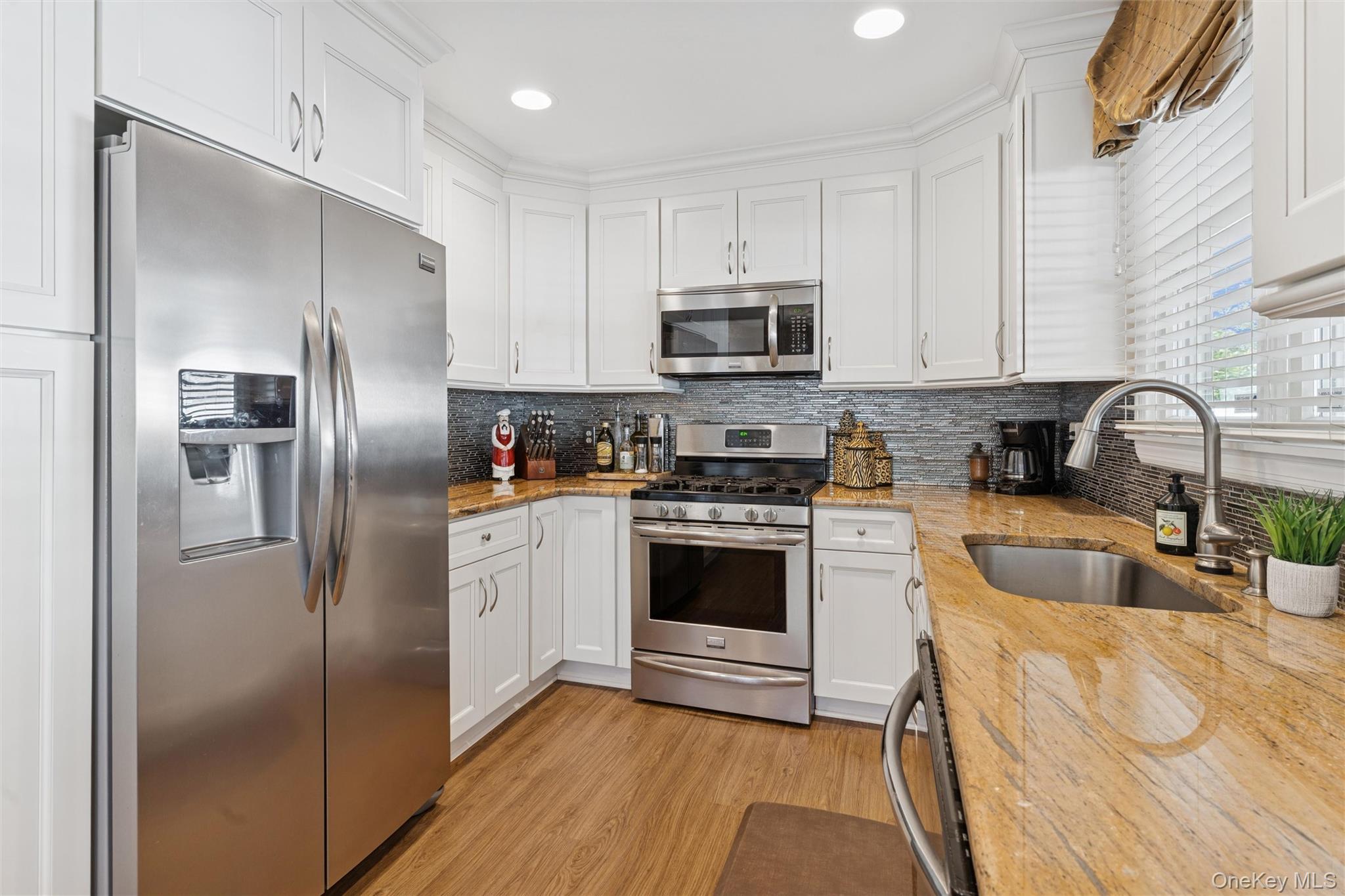 #10 photo, 31 Grand Central Avenue, Amityville , NY 11701