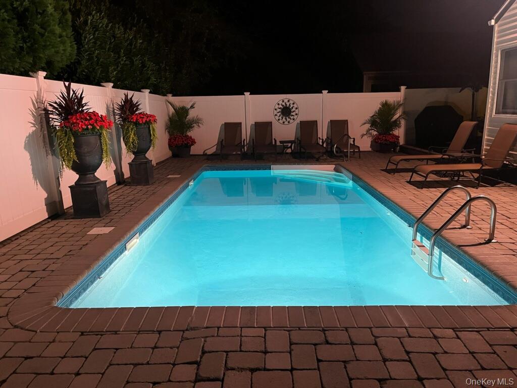 #20 photo, 31 Grand Central Avenue, Amityville , NY 11701