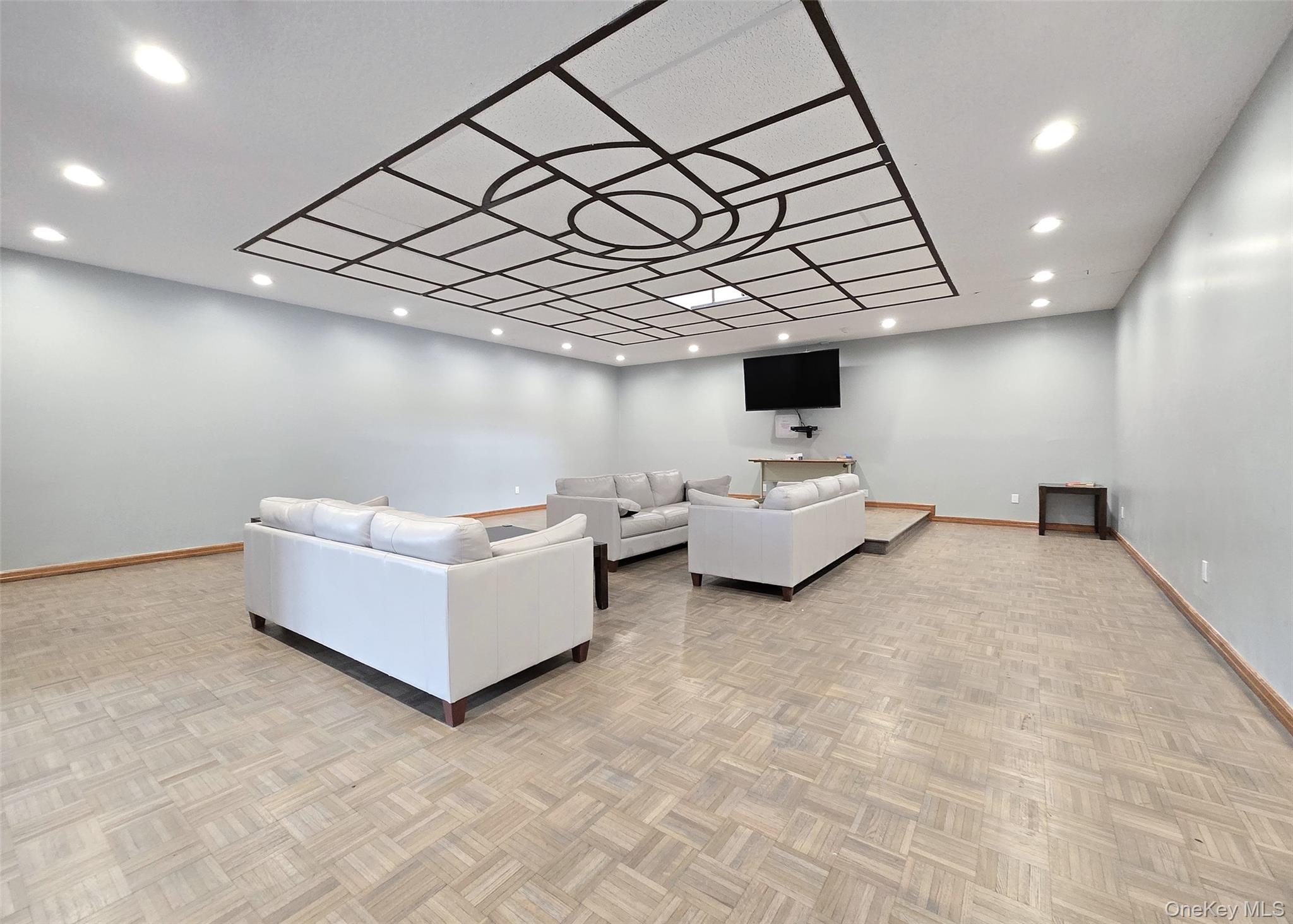 #16 photo, 2 El Camino Court, Coram , NY 11727