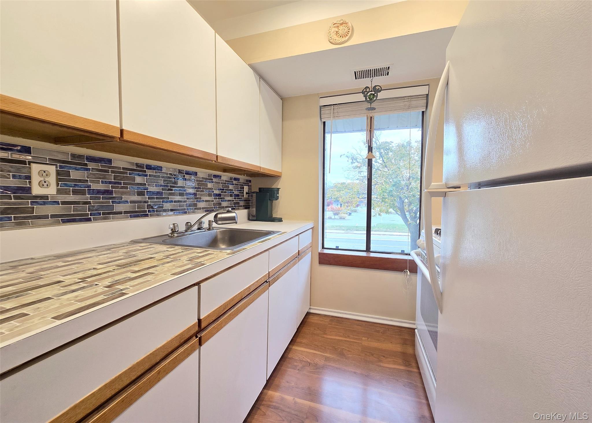 #8 photo, 2 El Camino Court, Coram , NY 11727