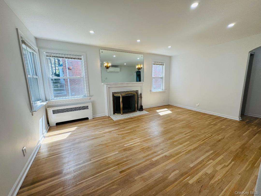 #4 photo, 8012 188th Street, Jamaica Estates , NY 11423