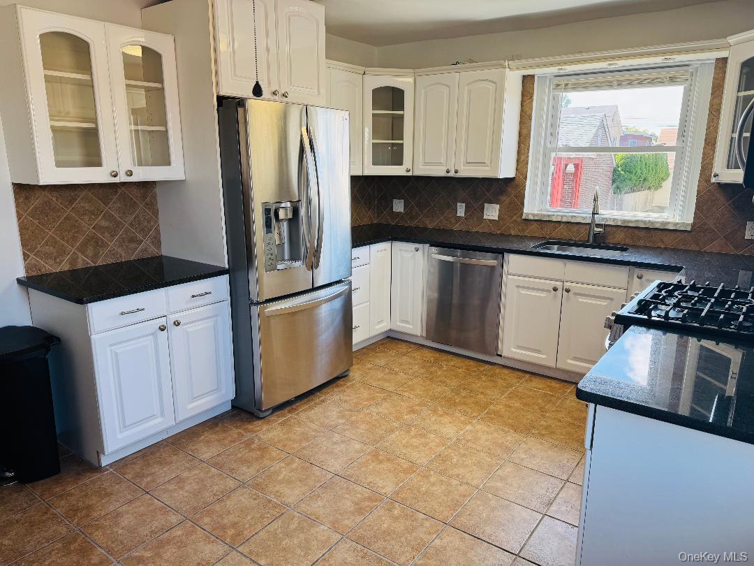 #8 photo, 8012 188th Street, Jamaica Estates , NY 11423