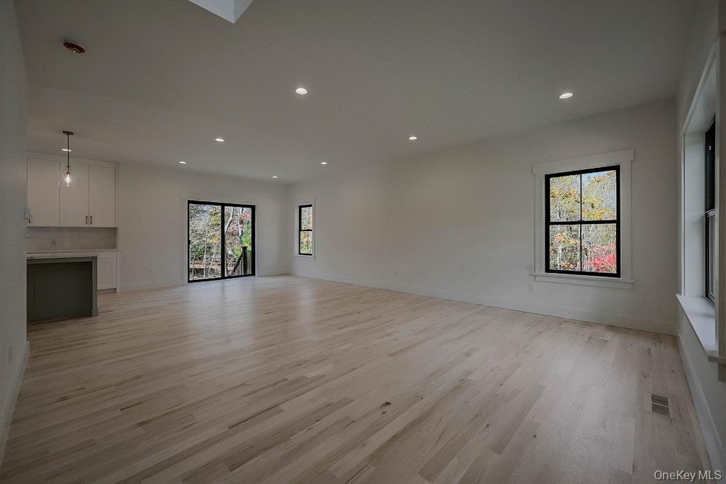 #8 photo, 20 Bunker Lane, Middle Island , NY 11953