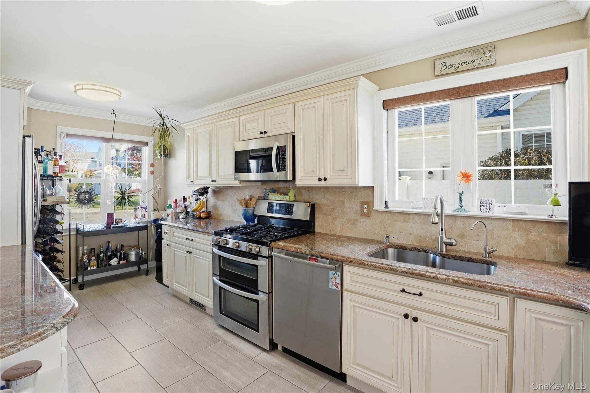 #11 photo, 60 Herrels Circle, Melville , NY 11747