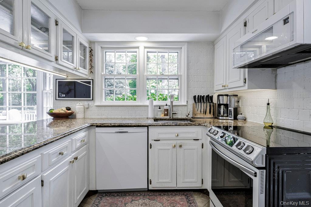 #12 photo, 5 Pebble Hill Court, Northport , NY 11768