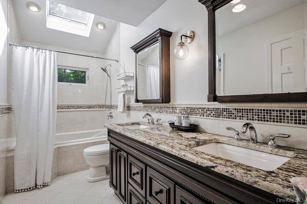 #16 photo, 5 Pebble Hill Court, Northport , NY 11768