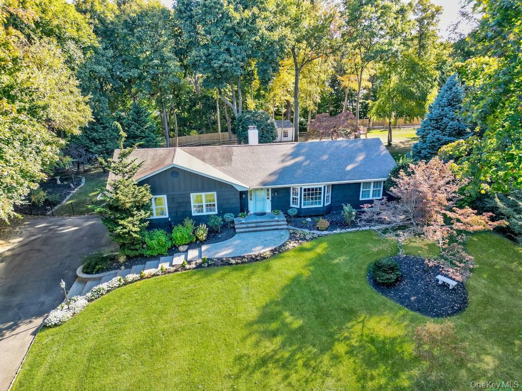 #2 photo, 5 Pebble Hill Court, Northport , NY 11768