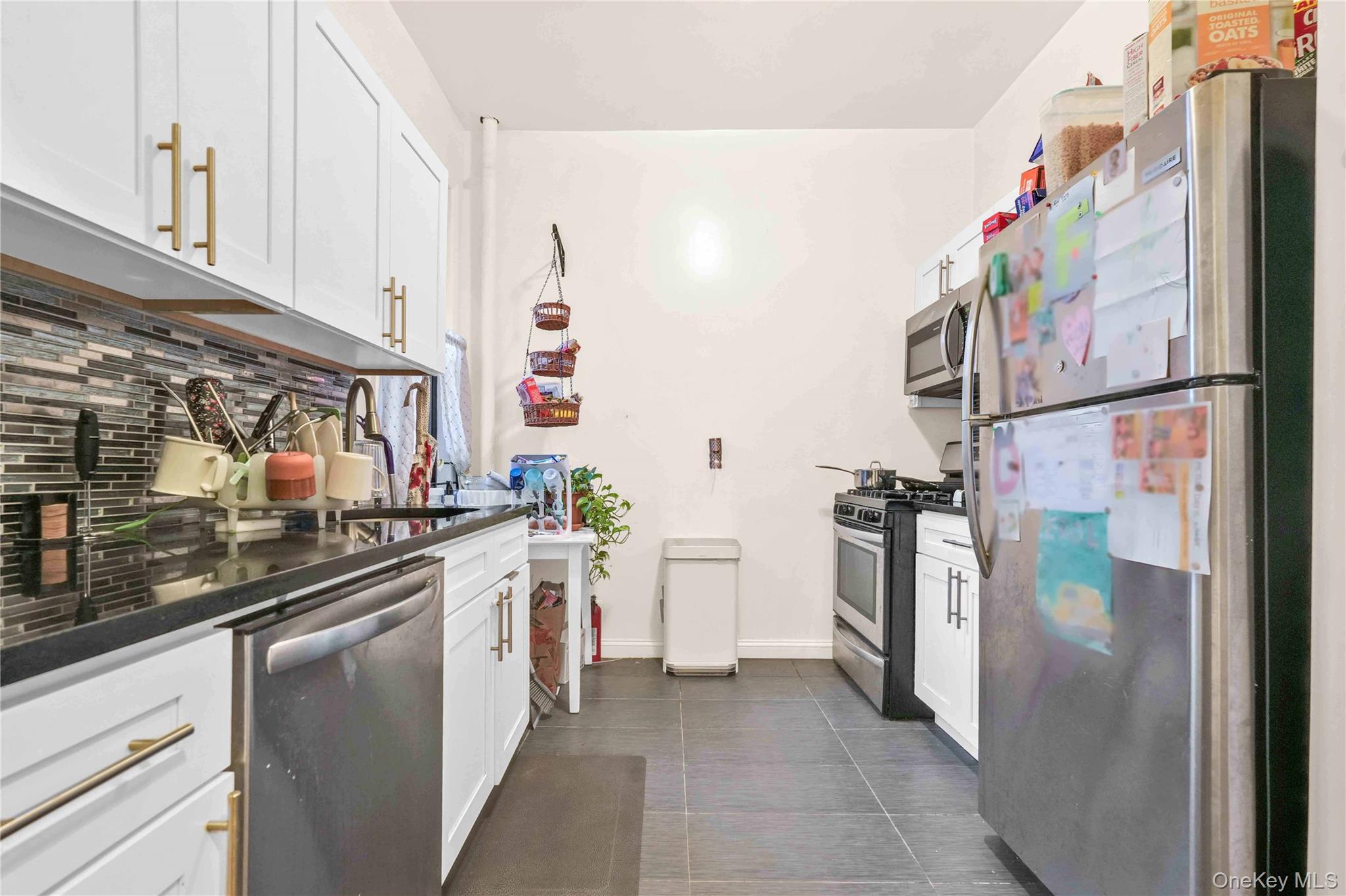 #13 photo, 115-25 Metropolitan Avenue, Kew Gardens , NY 11375