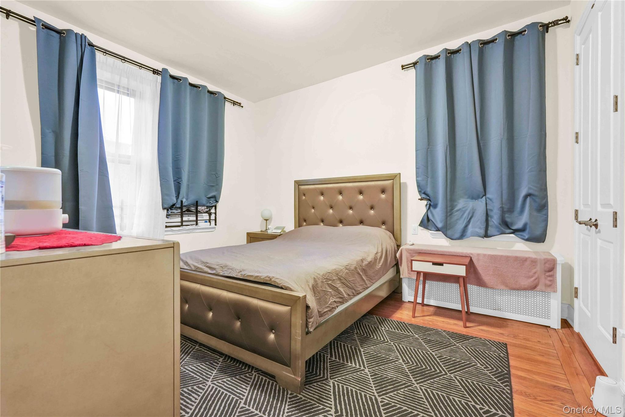 #7 photo, 115-25 Metropolitan Avenue, Kew Gardens , NY 11375