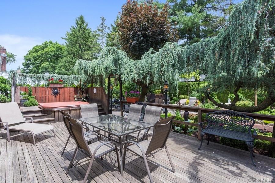 #6 photo, 183 Wickham Road, Garden City , NY 11530