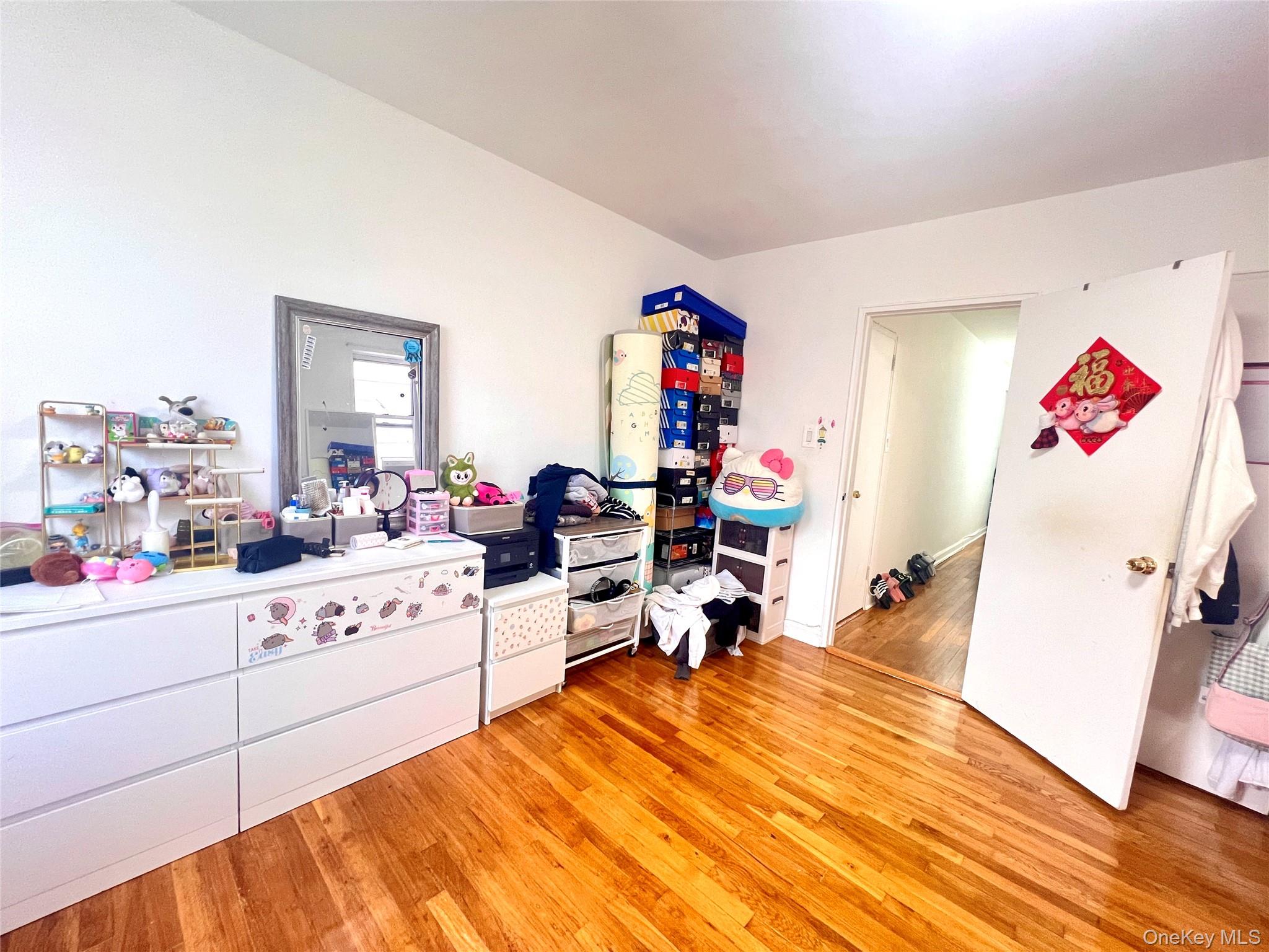 #8 photo, 42-25 80 Street, Elmhurst , NY 11373