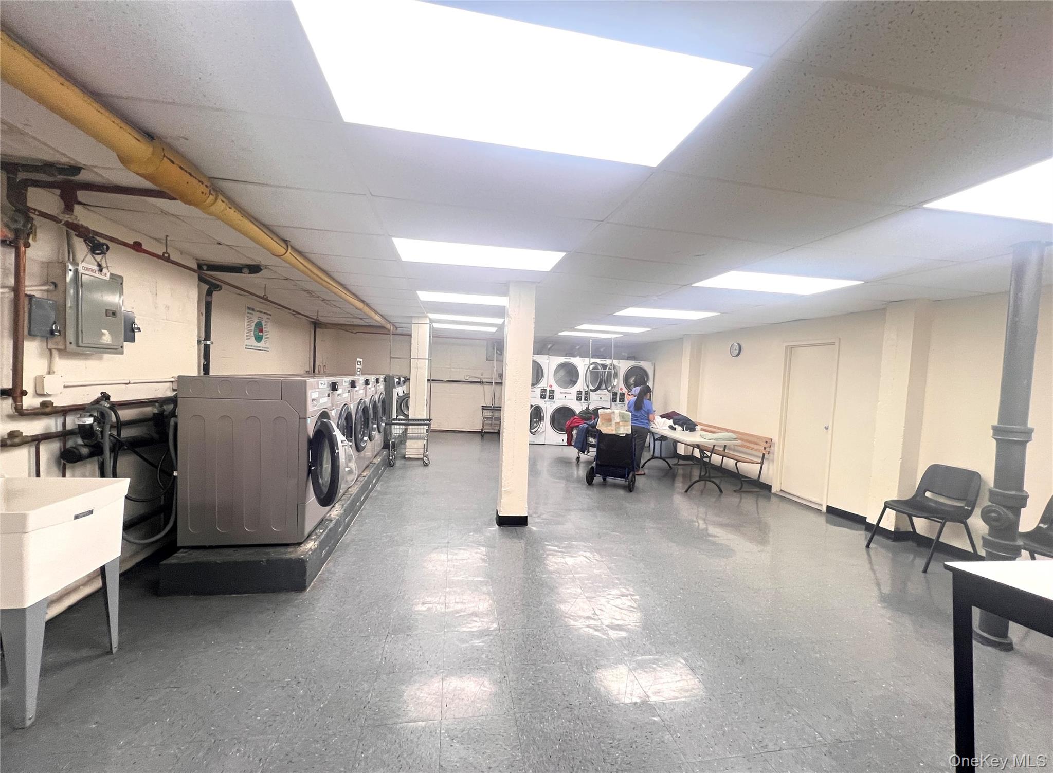 #9 photo, 42-25 80 Street, Elmhurst , NY 11373