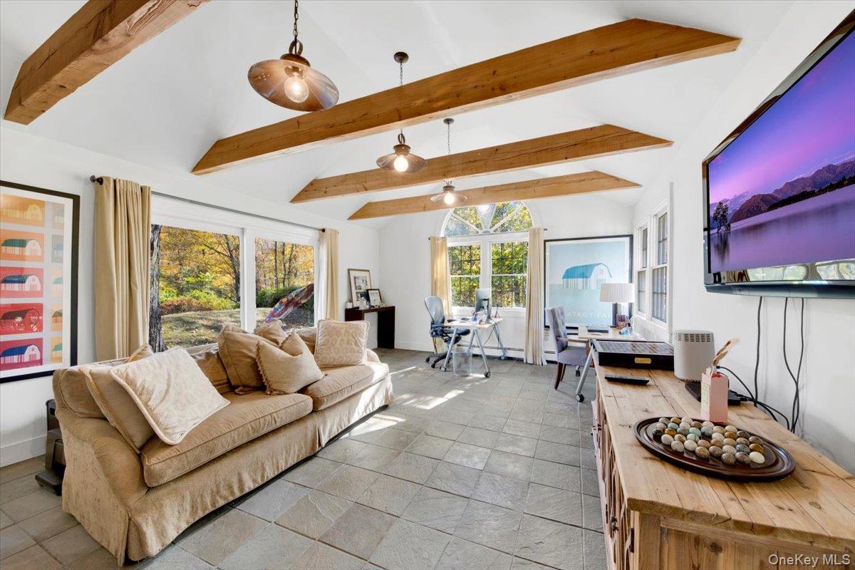 #20 photo, 183 McLain Street, Bedford Corners , NY 10549