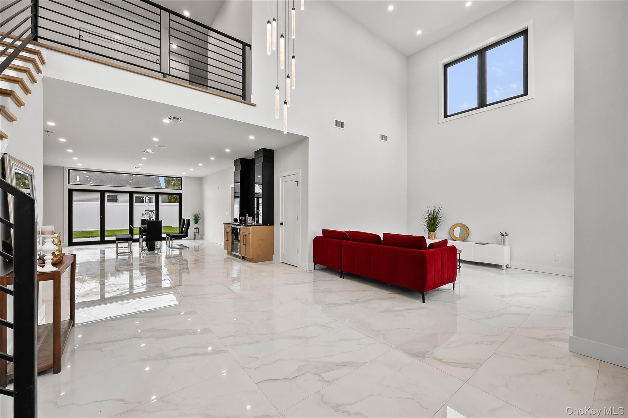 #12 photo, 48 Martin Lane, Westbury , NY 11590