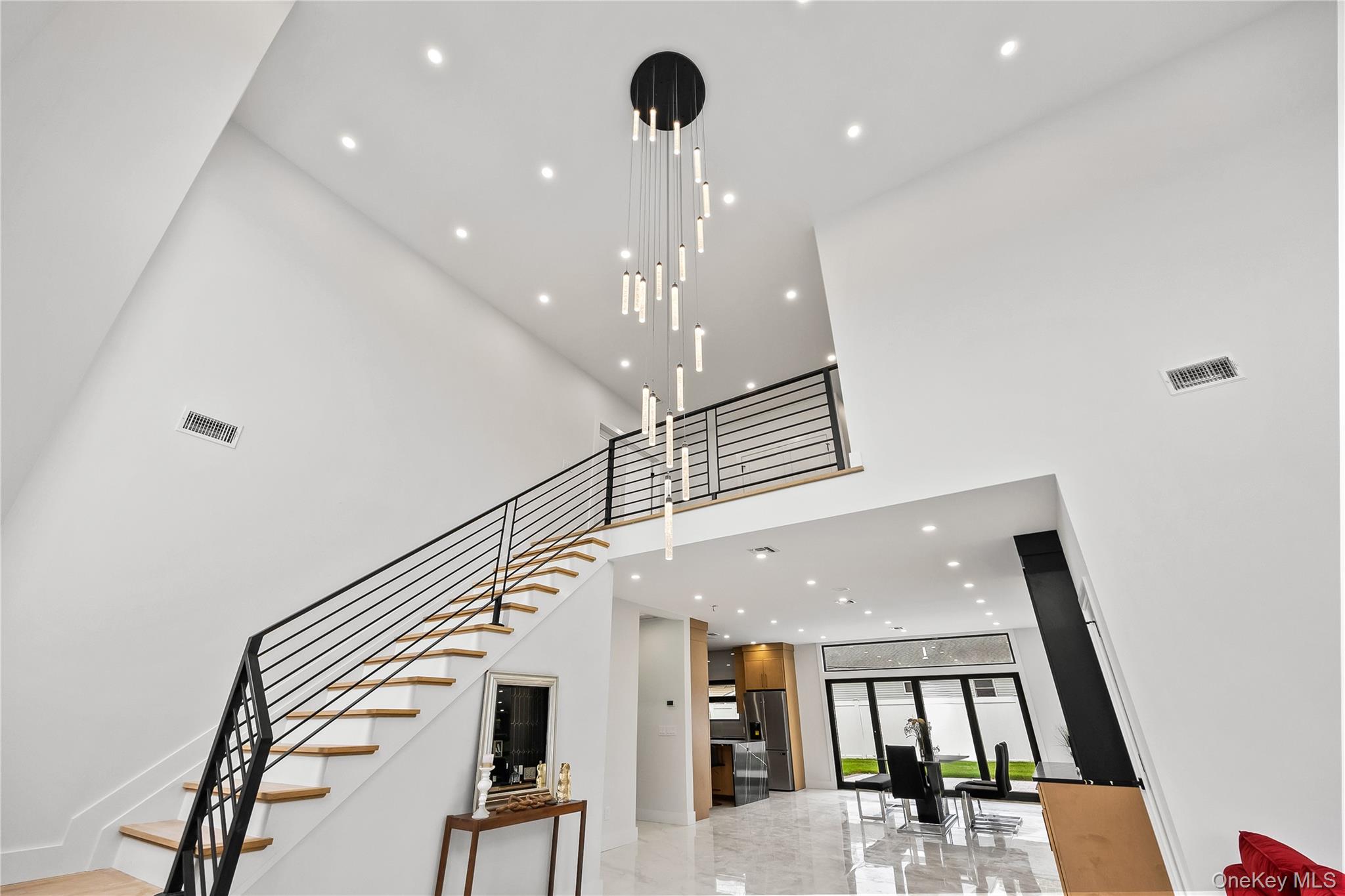 #13 photo, 48 Martin Lane, Westbury , NY 11590