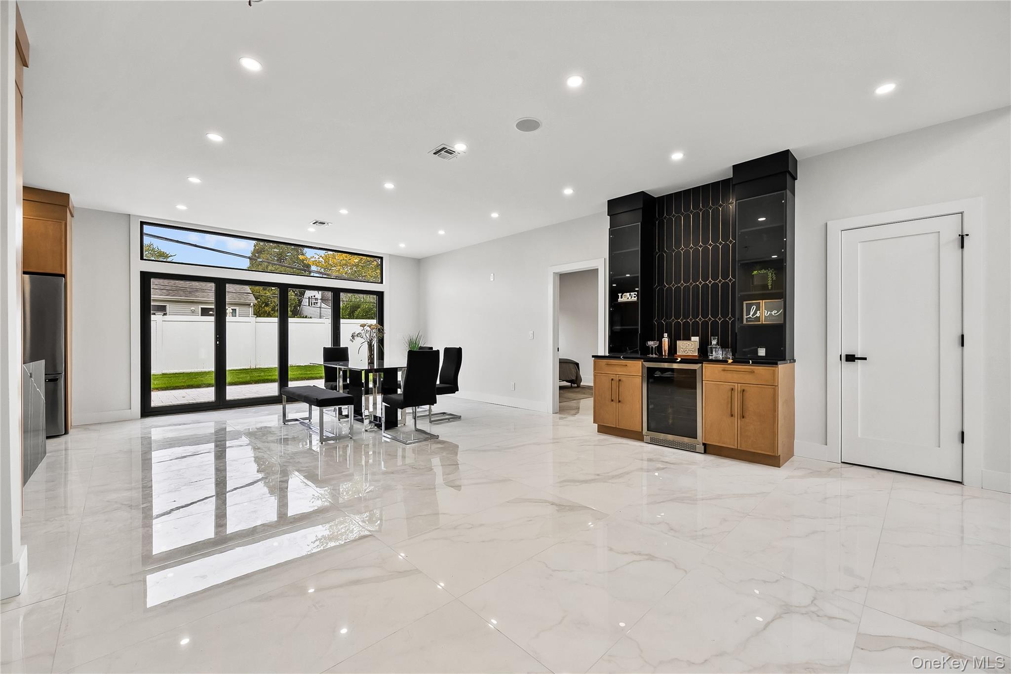 #9 photo, 48 Martin Lane, Westbury , NY 11590