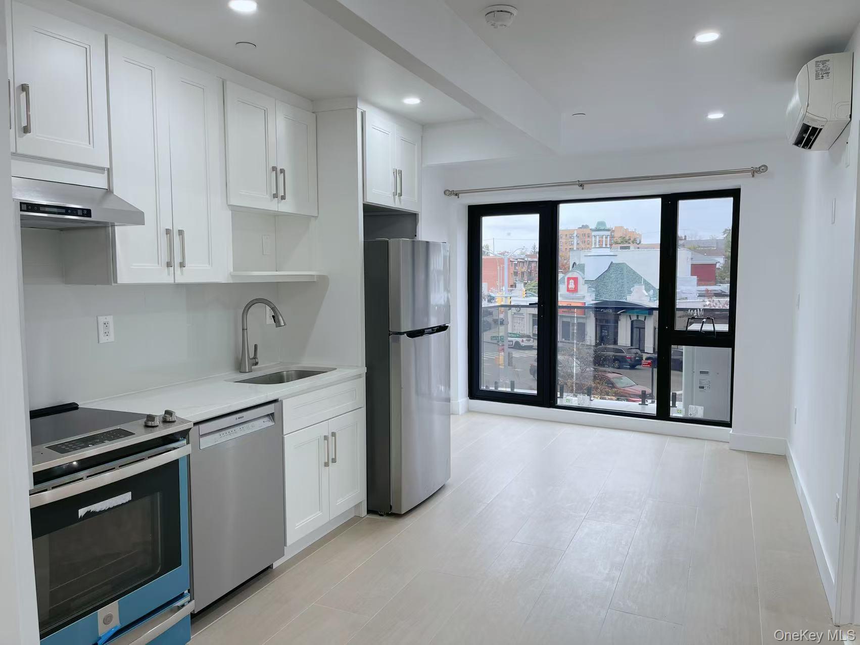 #2 photo, 16502 Sanford Avenue, Flushing , NY 11358