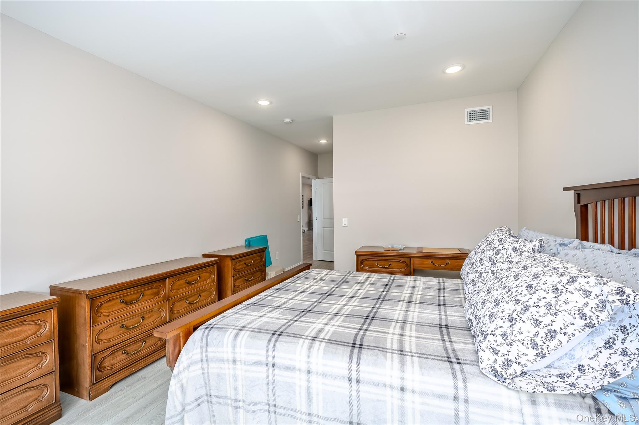 #14 photo, 261 Silver Timber Drive, Yaphank , NY 11980