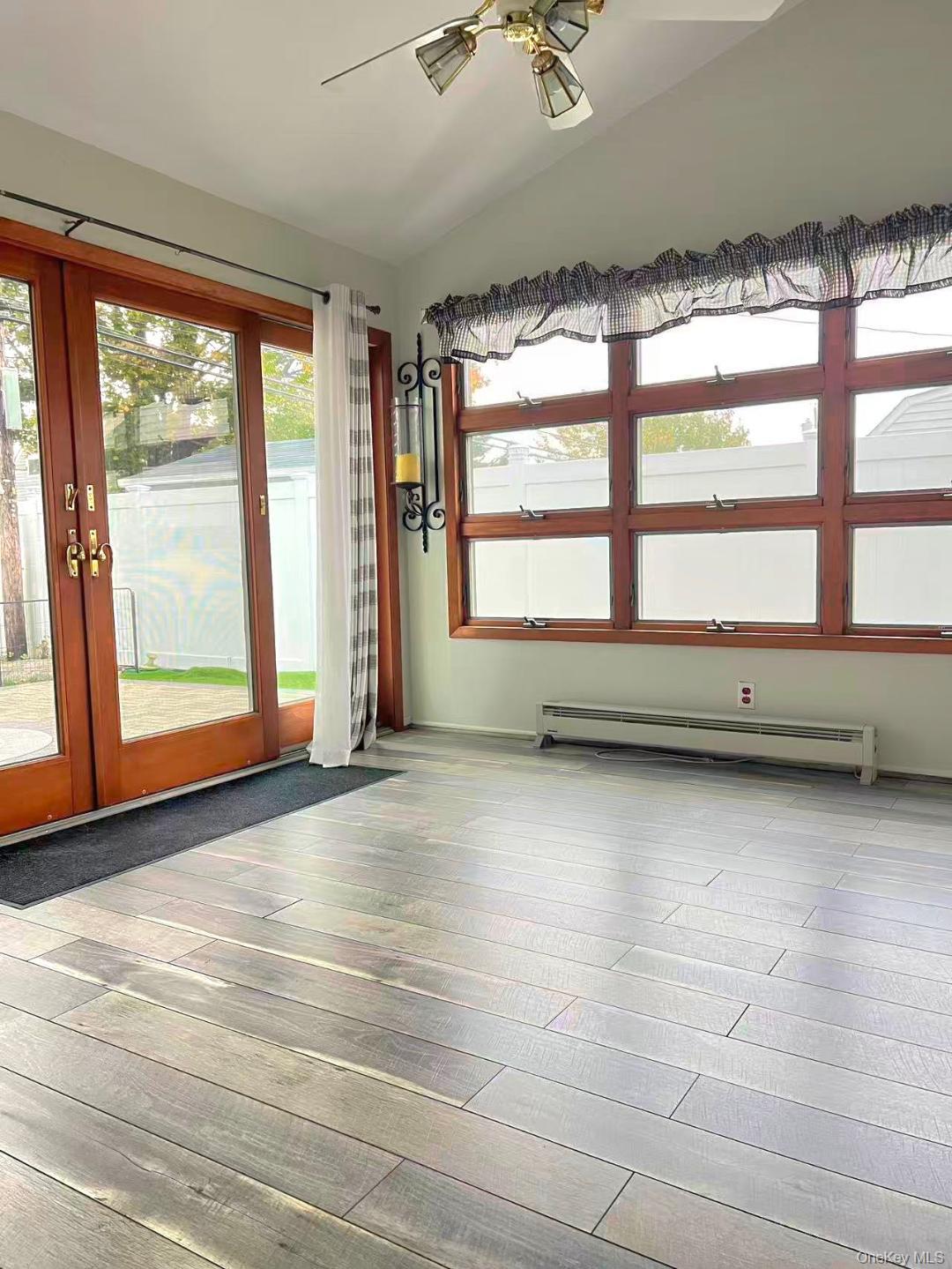 #13 photo, 35 Arch Lane, Hicksville , NY 11801